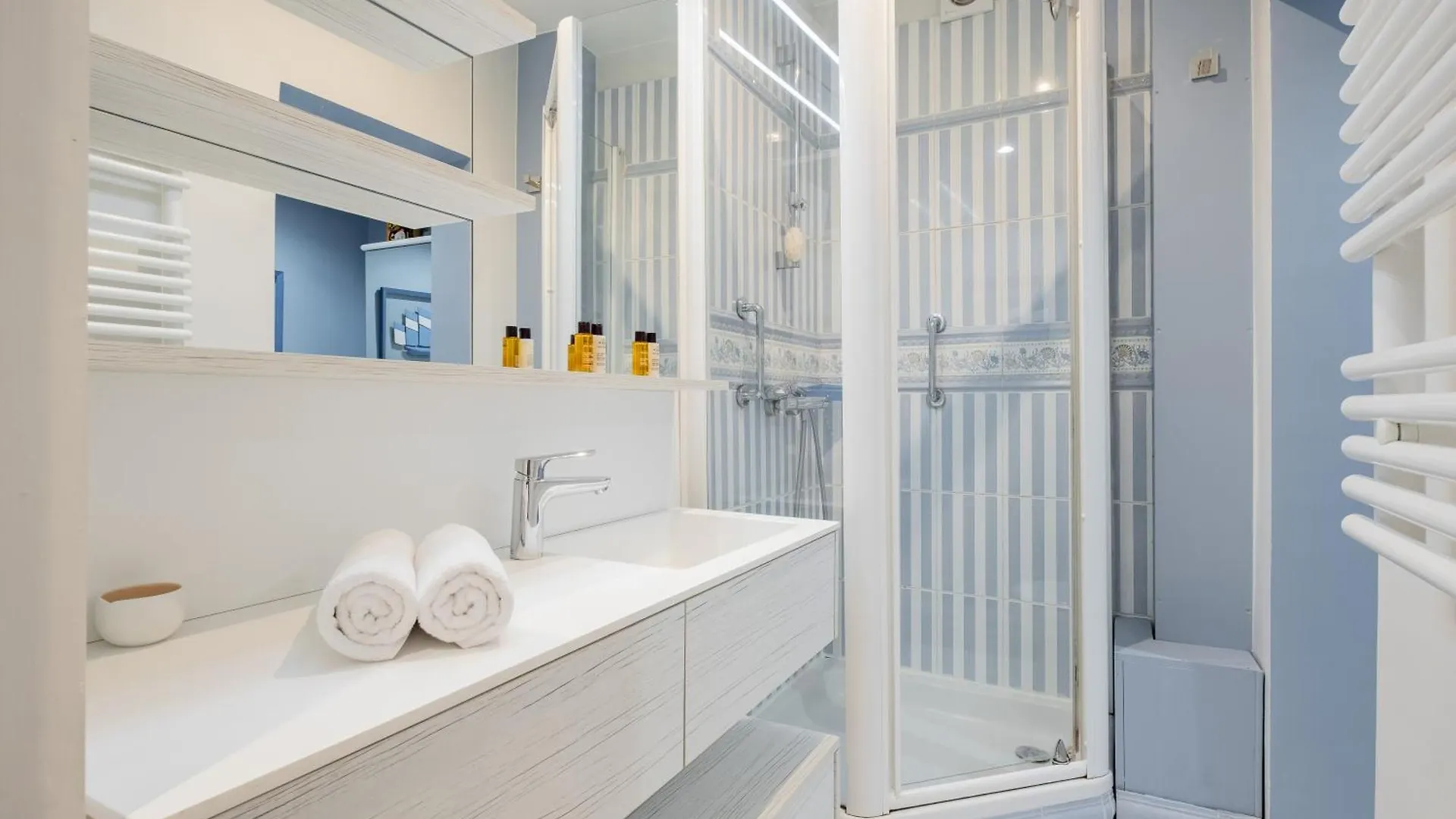 Veeve - Triumphant Design Paris Fransa