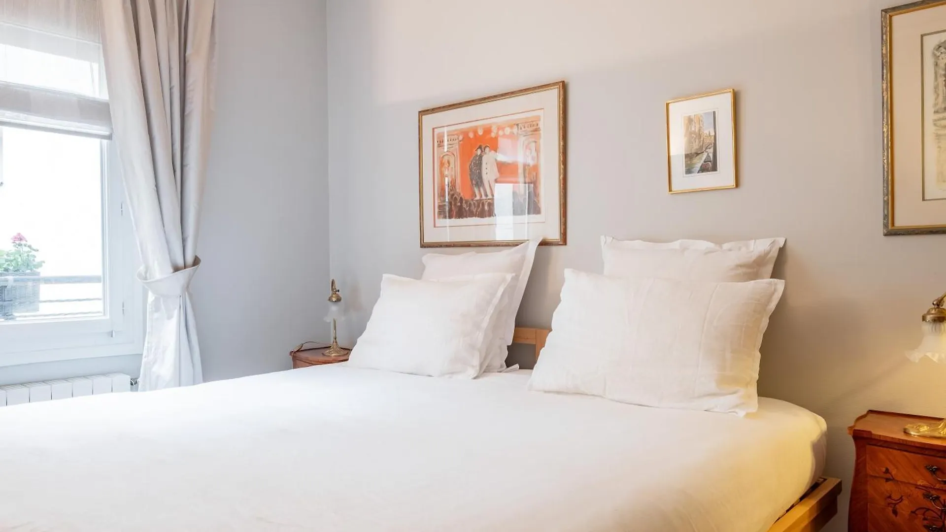 Veeve - Triumphant Design Paris Daire
