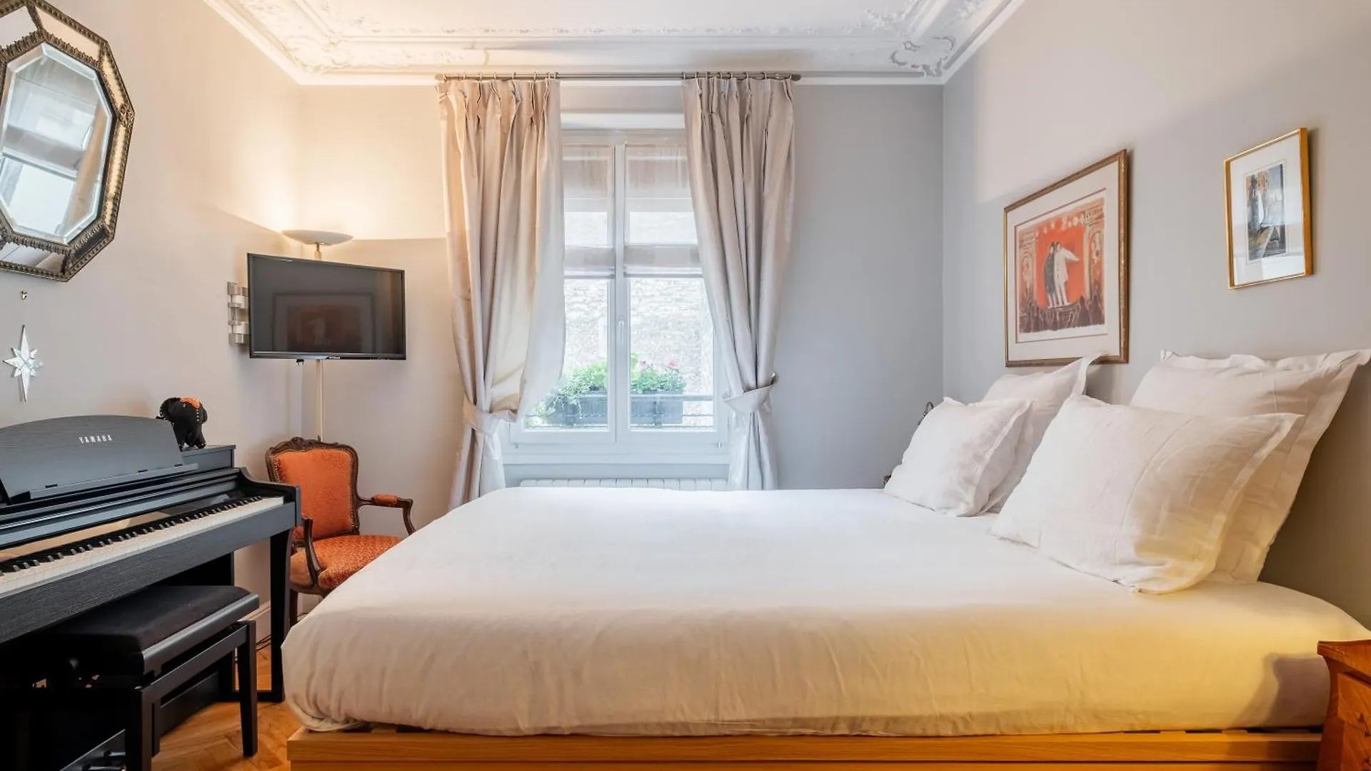 Veeve - Triumphant Design Paris